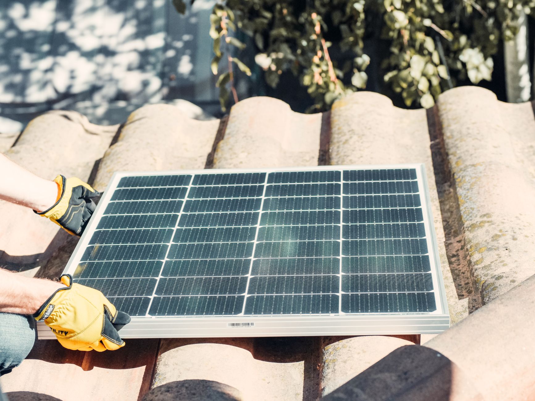 Installateur panneaux solaires équipe à Narbonne